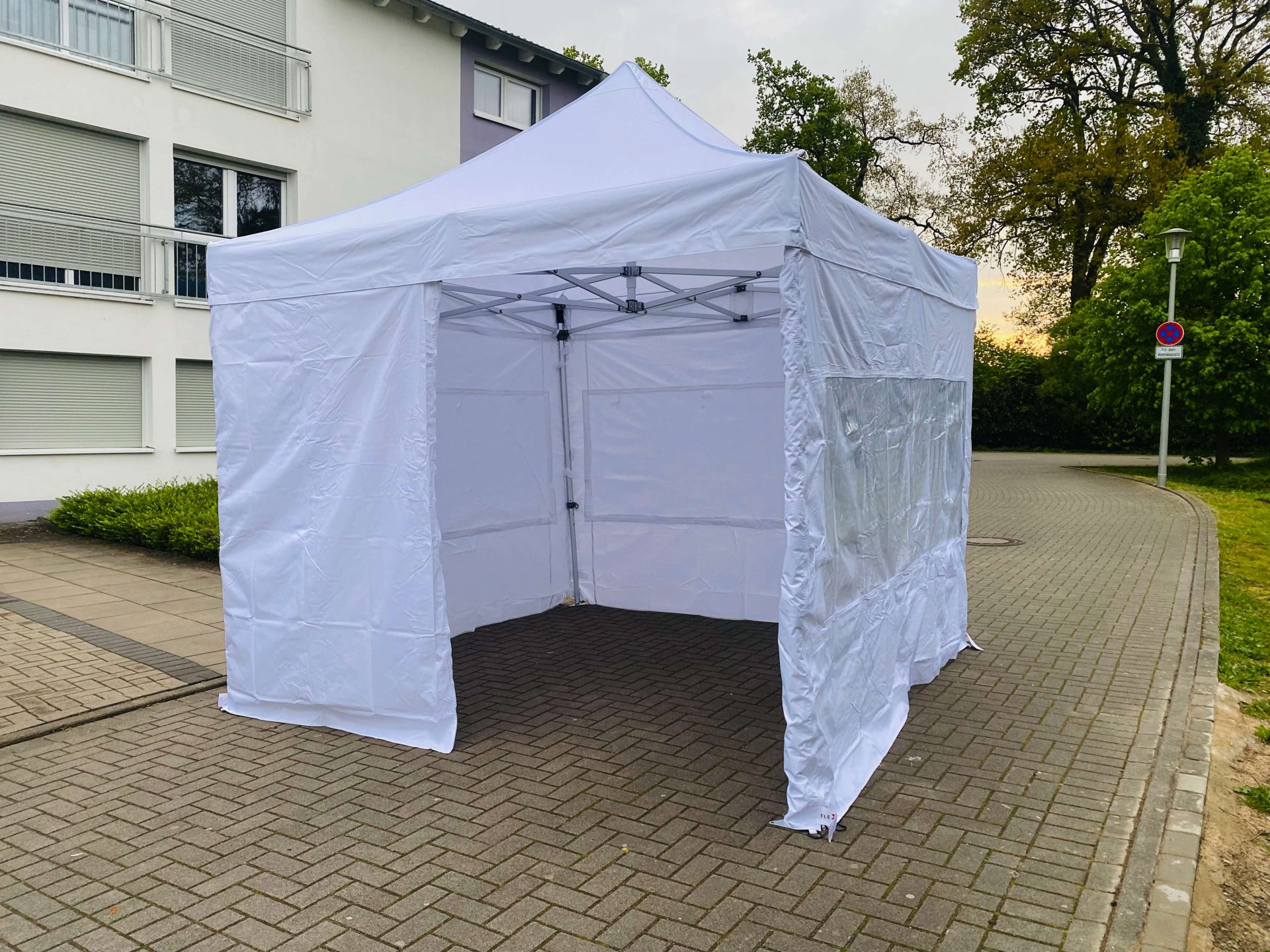 klappzelt-933oek-1.jpg 🎪 Faltpavillon, Faltzelt, Klappzelt 3x3 PE m mieten – Wetterfestes Eventzelt für Märkte, Hochzeiten & Partys | ab 63,74 € / 24h (ab 5 Stk.) in Bielefeld | BI VERLEIH.DE – Bild 1