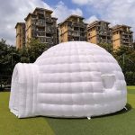 Tragbares aufblasbares Iglu Kuppelzelt mit LED Licht, 2 Fenster, 5 x 5,5 x 3,4 m, für Party, Hochzeit, Camping : Amazon.de: Sport & Freizeit