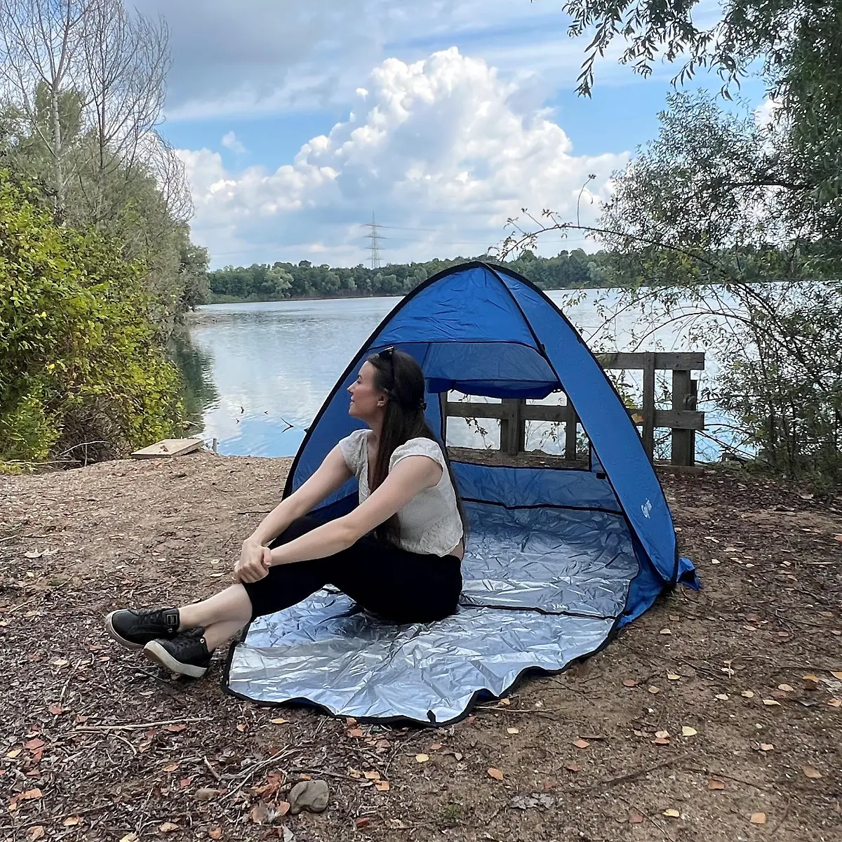 strandmuschel-test-077ziv.webp Auf und Abbau leicht gemacht!: So klappt's mit der Pop up Strandmuschel – Bild 1