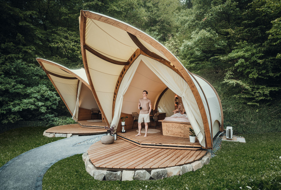 wohnzelt-737bio-1.jpg Glamping Zelt kaufen Hersteller STROHBOID Nachhaltiges Luxus Zelt – Bild 1